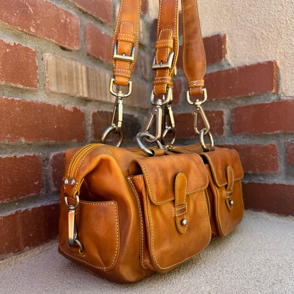 Vintage HYPE leather baguette/ satchel bag 
in Camel Color - Picture 5 of 11